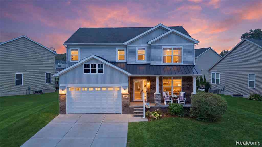 Homes For Sale - 235 Crystal Wood Circle <br/> Howell, MI 48843