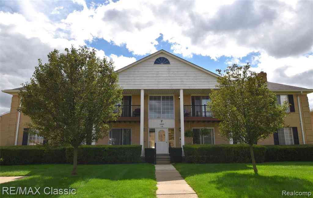 Condo For Sale - 11820 Seaton Drive <br/> Sterling Heights, MI 48312