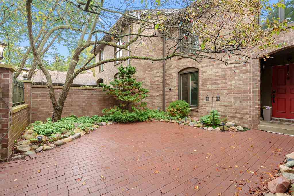 Condo For Sale - 3648 Woodcliff Drive <br/> Kalamazoo, MI 49008