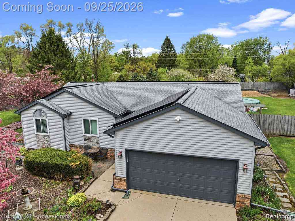 Homes For Sale - 4713 Desert Bridge Court <br/> Highland, MI 48356