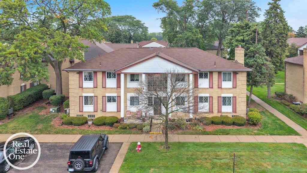 Condo For Sale - 29225 Hayes Road <br/> Warren, MI 48088