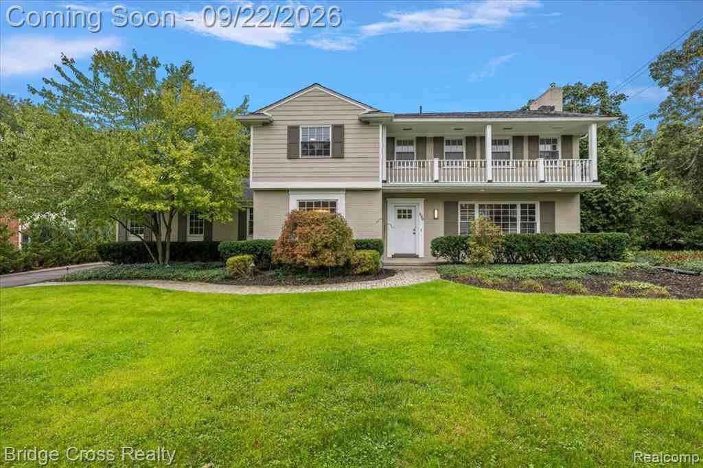 Homes For Sale - 330 N Cranbrook Cross Road <br/> Bloomfield Hills, MI 48301