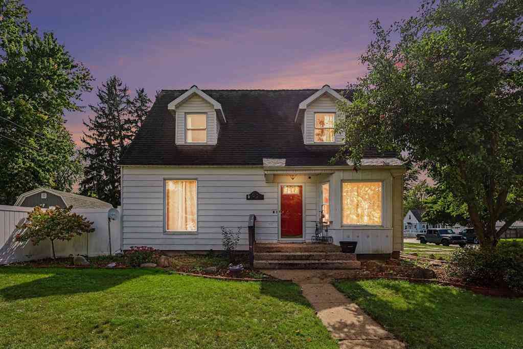 Homes For Sale - 52 W Pine Street <br/> Fremont, MI 49412