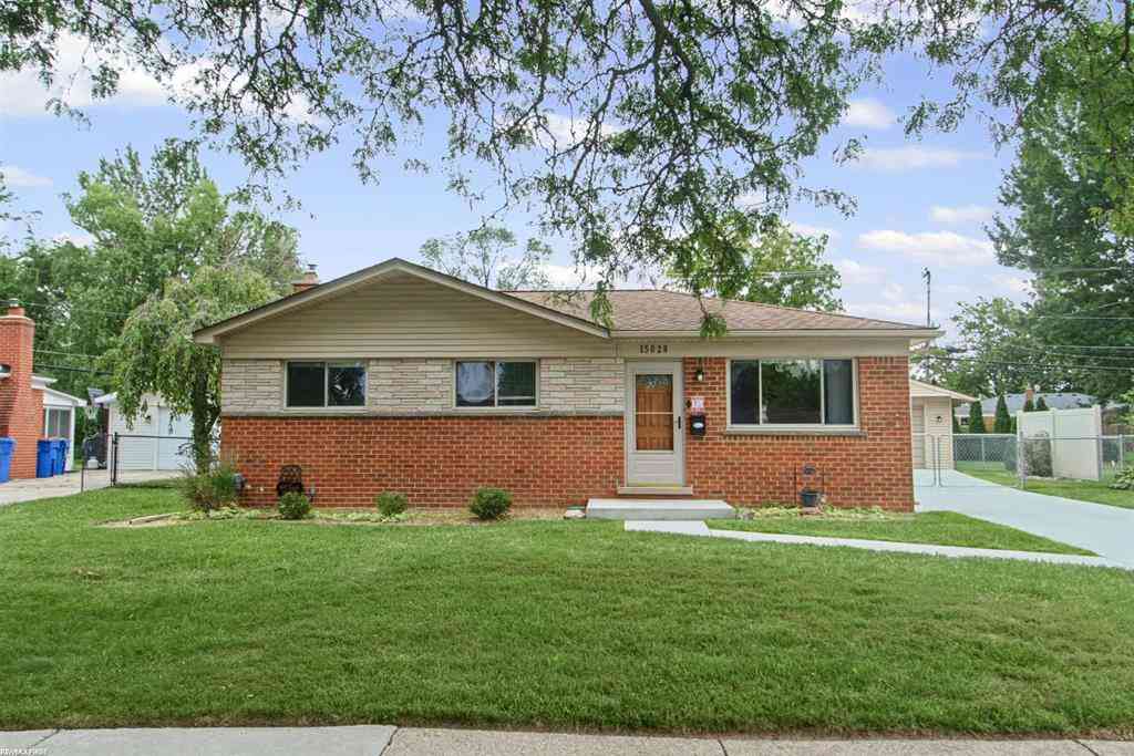 Homes For Sale - 15028 Masonic Boulevard <br/> Warren, MI 48088