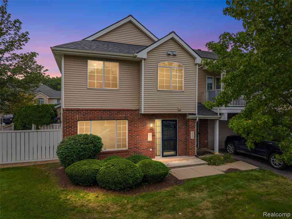 Condo For Sale - 3521 Whitaker Drive <br/> Wayne County, Melvindale, MI 48122