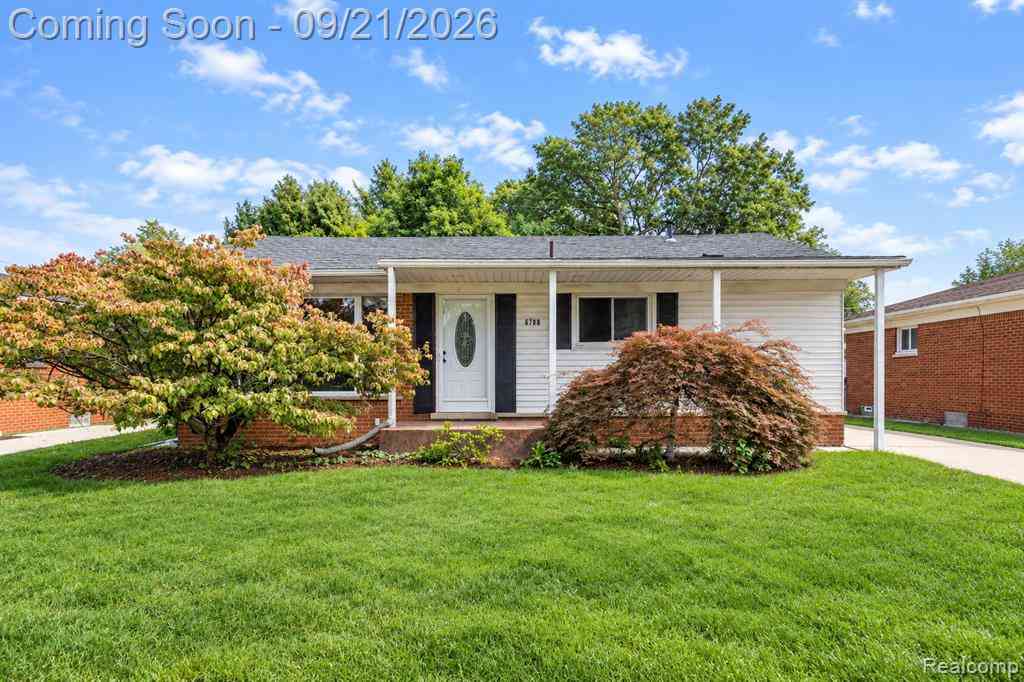 Homes For Sale - 6700 Cronin Drive <br/> Dearborn Heights, MI 48127