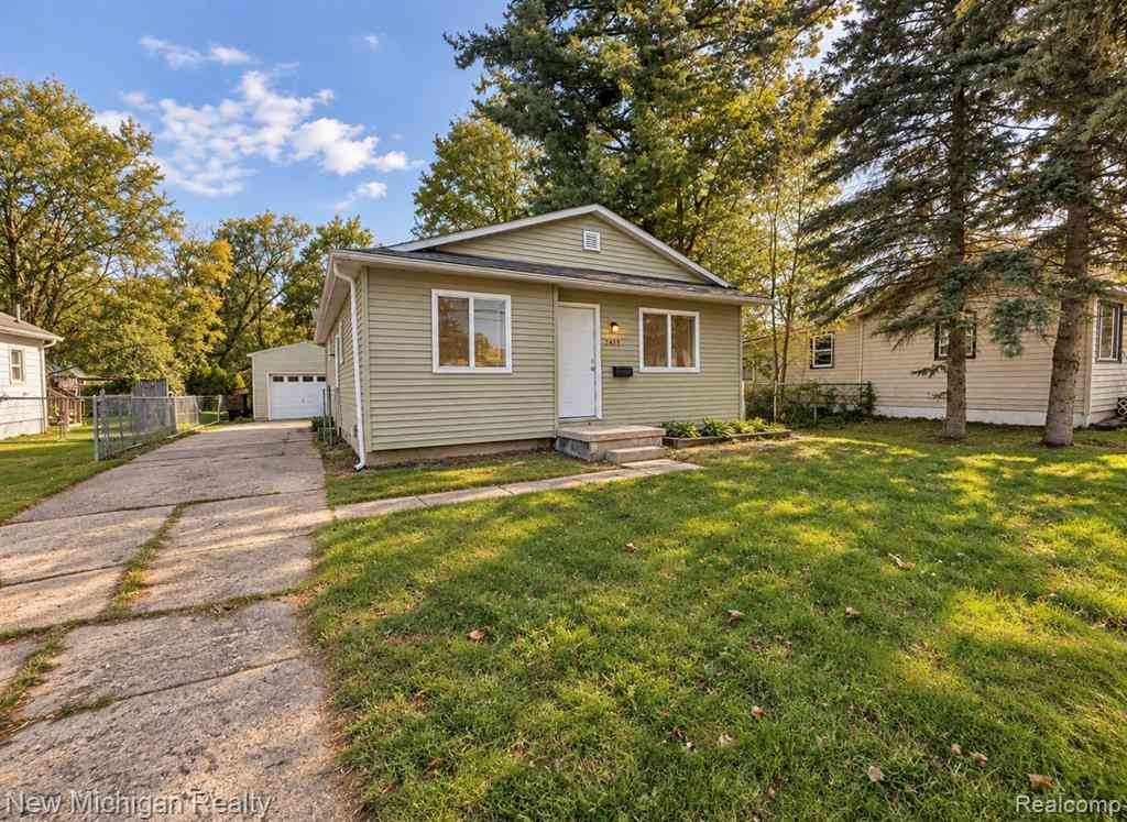Homes For Sale - 7459 Wade Street <br/> Swartz Creek, MI 48473