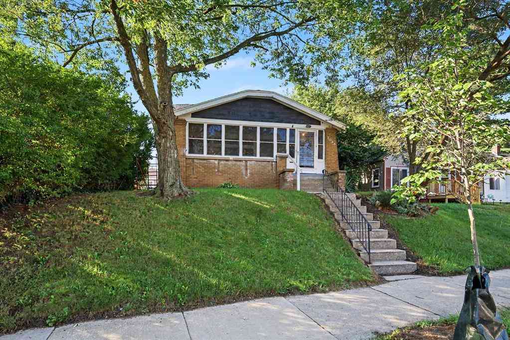 Homes For Sale - 1036 Dickinson Street Se SE<br/> Grand Rapids, MI 49507