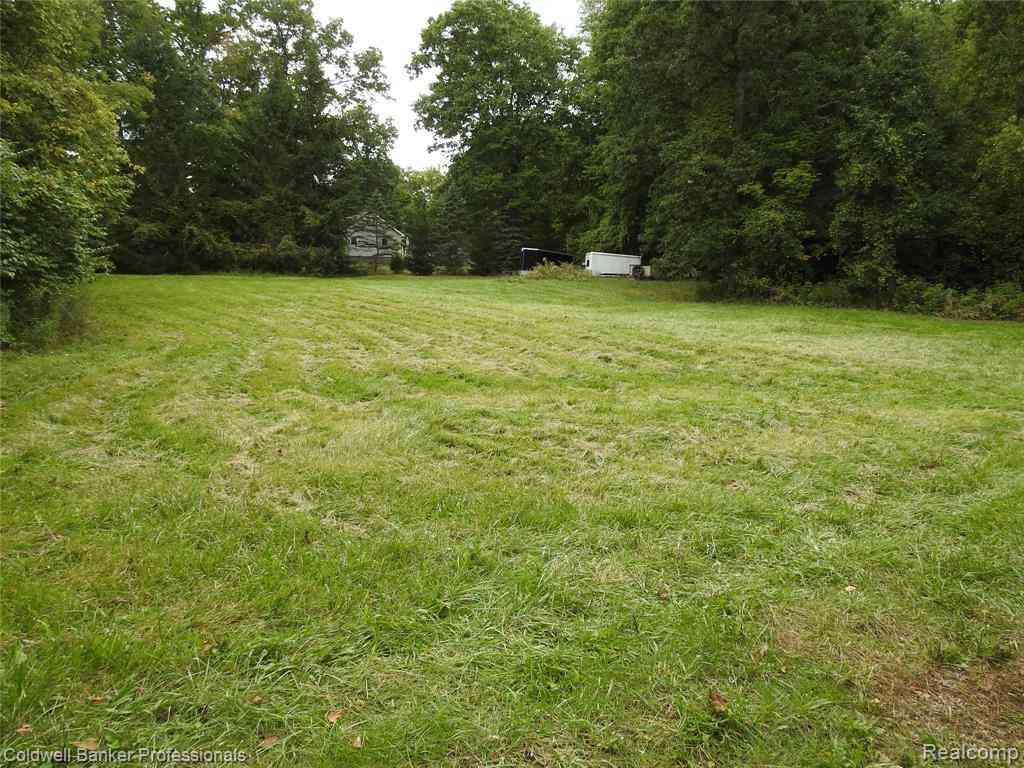 Homes For Sale - 1988 S Elba Road <br/> Lapeer, MI 48446