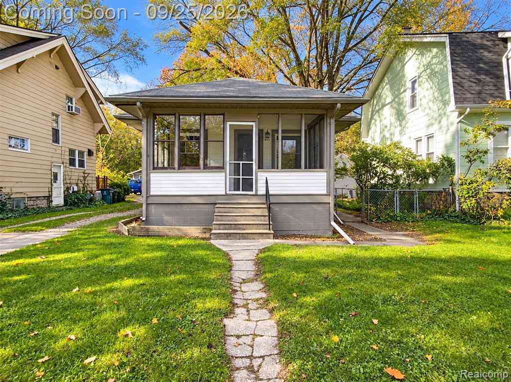 Homes For Sale - 621 Saint Louis Street <br/> Ferndale, MI 48220