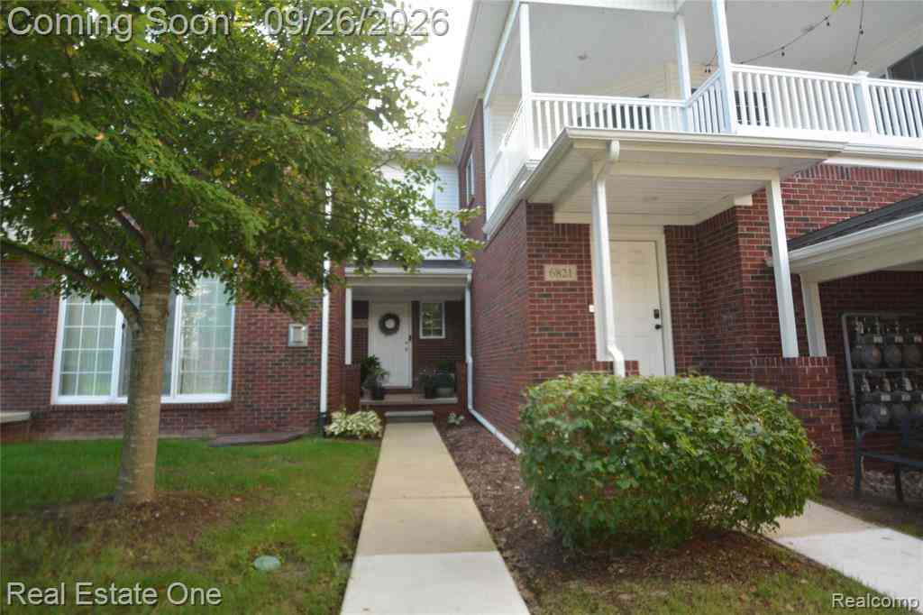Condo For Sale - 6825 Boulder Pointe Drive  #32<br/> Washington, MI 48094