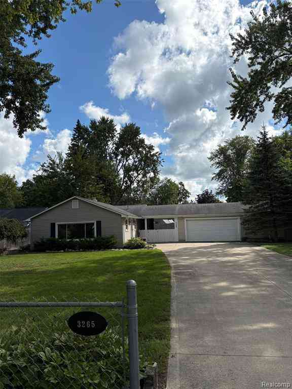 Homes For Sale - 3265 Chambourne Street <br/> Commerce Twp, MI 48382