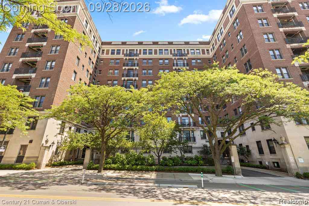 Condo For Sale - 2900 E Jefferson Avenue  #D501<br/> Wayne County, Detroit, MI 48207