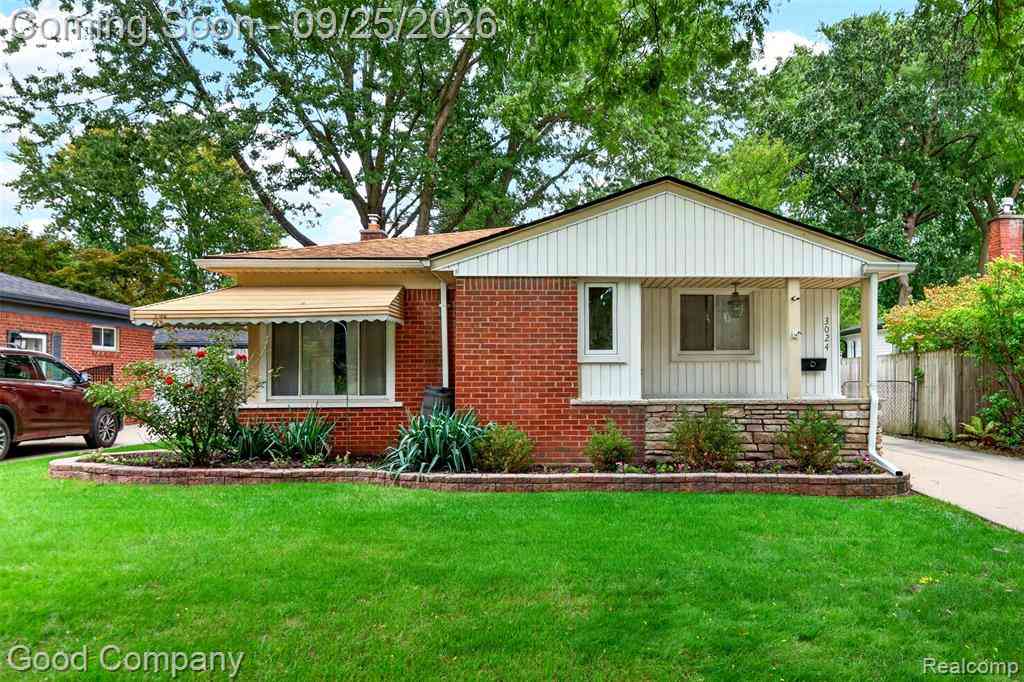 Homes For Sale - 3024 Marais Avenue <br/> Royal Oak, MI 48073