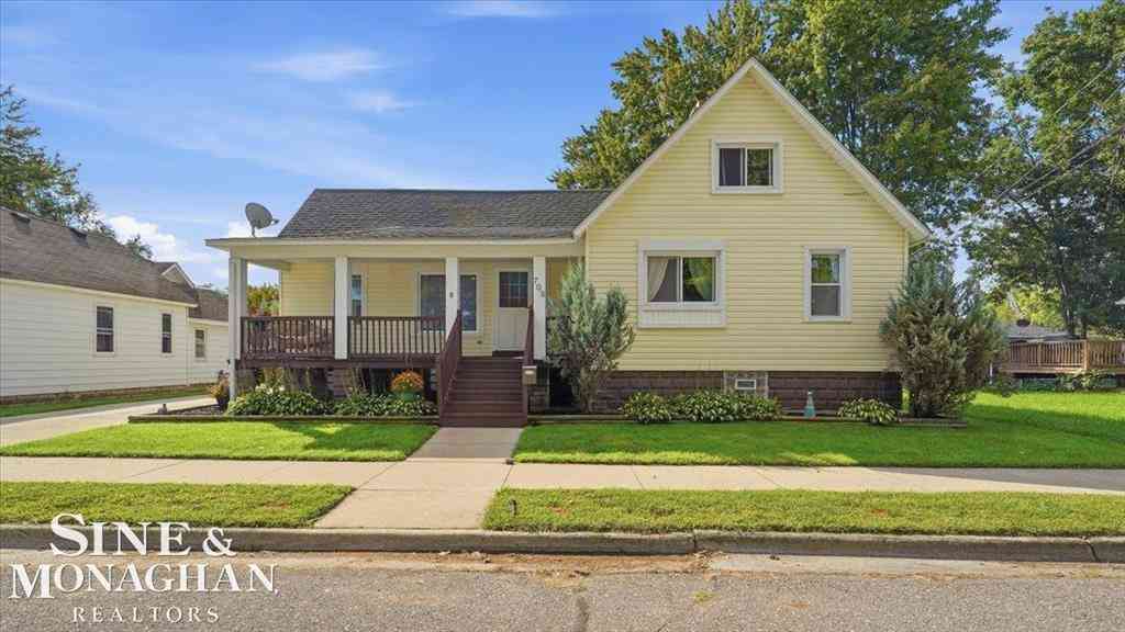 Homes For Sale - 709 Robertson Street <br/> Marine City, MI 48039