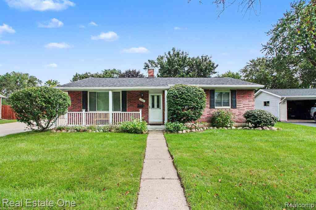 Homes For Sale - 3602 Percy King Road <br/> Oakland County, Waterford, MI 48329