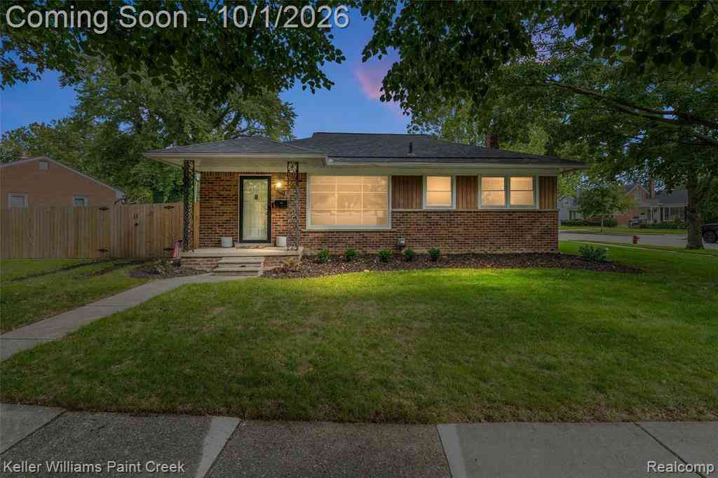 Homes For Sale - 22404 Edgewood Street <br/> Saint Clair Shores, MI 48080