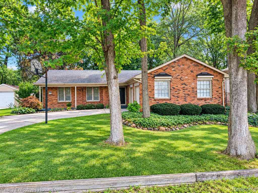 Homes For Sale - 27161 Ponchartrain Street <br/> Harrison Township, MI 48045