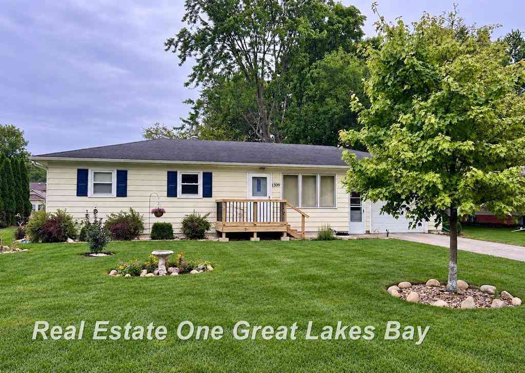 Homes For Sale - 1309 Leo Street <br/> Saginaw, MI 48638