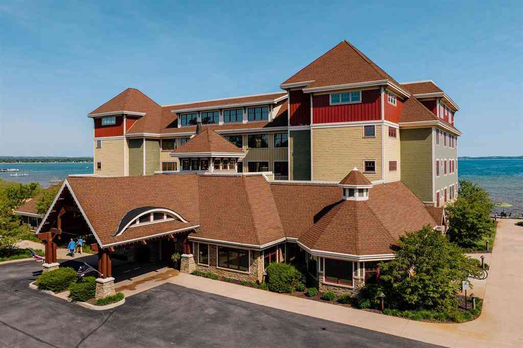 Condo For Sale - 2035 N Us-31 N  <br/> Traverse City, MI 49686