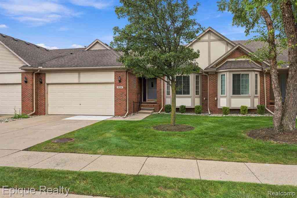 Condo For Sale - 28181 Cottonwood Court  #31<br/> Chesterfield, MI 48047