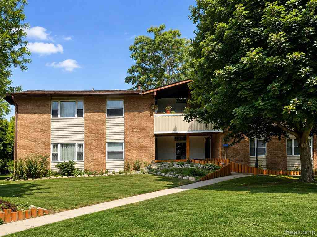 Condo For Sale - 29589 W Jefferson Avenue S S #16<br/> Wayne County, Gibraltar, MI 48173