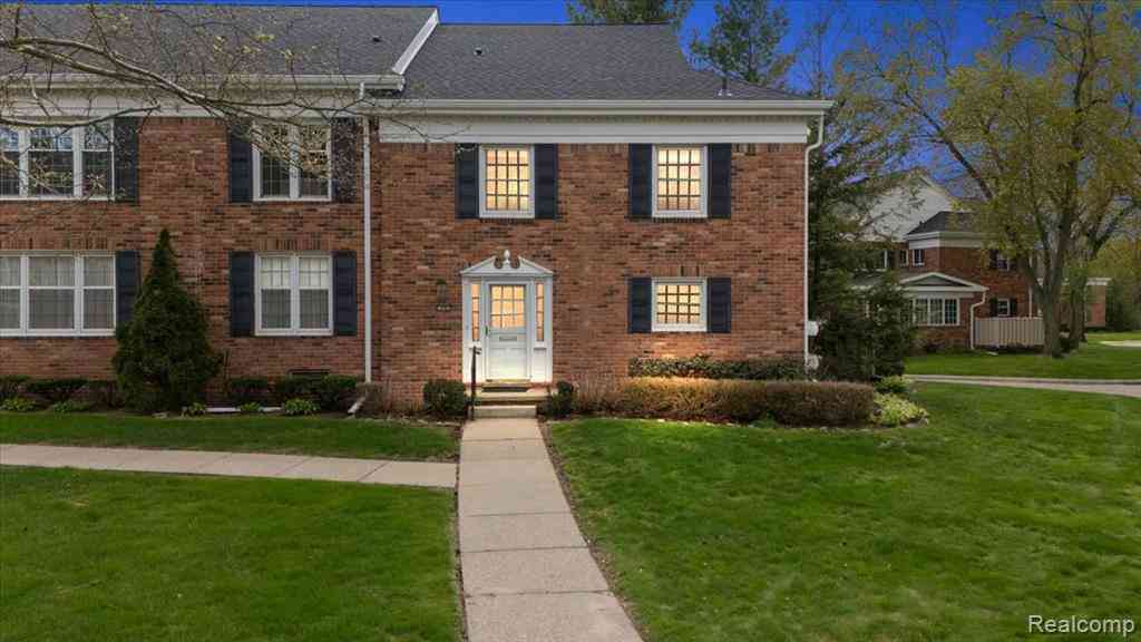 Condo For Sale - 1000 Trailwood Path <br/> Bloomfield Hills, MI 48301