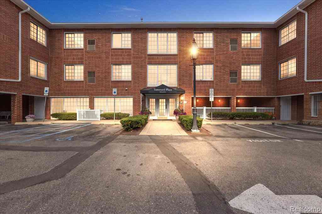 Condo For Rent - 444 Chester Street  #420<br/> Birmingham, MI 48009