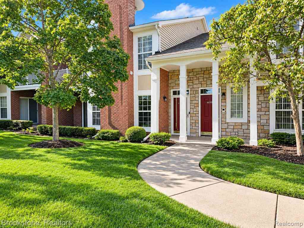 Condo For Sale - 44986 Marigold Drive  #269<br/> Sterling Heights, MI 48314