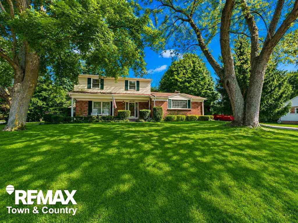 Homes For Sale - 2516 Redwood Drive <br/> Flushing, MI 48433