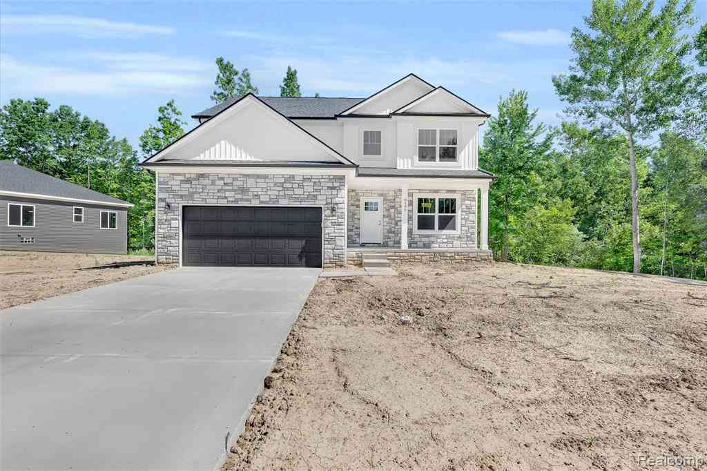 Homes For Sale - 6058 Woodridge Lane <br/> Grand Blanc, MI 48439