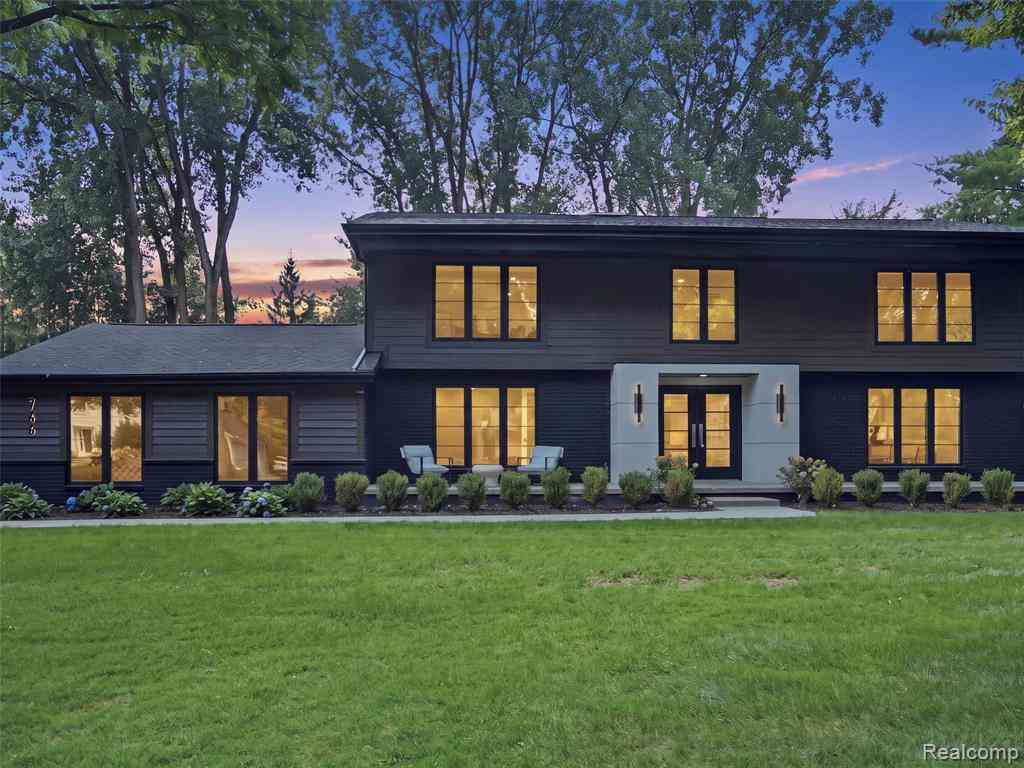 Homes For Sale - 766 Woodchester Drive <br/> Bloomfield Hills, MI 48304