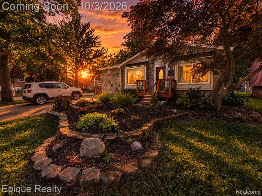 Homes For Sale - 1153 Bangor Road <br/> Oakland County, Waterford, MI 48328