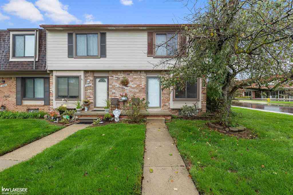 Condo For Rent - 16880 Kingsbrooke Drive <br/> Clinton Township, MI 48038