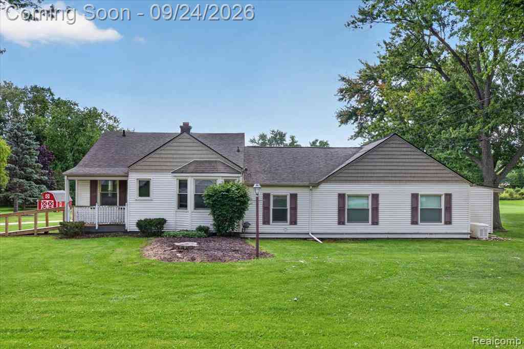 Homes For Sale - 401 Lehigh Road <br/> Rochester, MI 48307