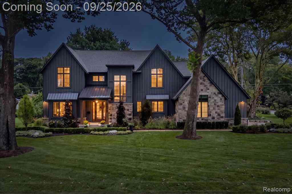 Homes For Sale - 3570 Berkshire Drive <br/> Bloomfield Hills, MI 48301