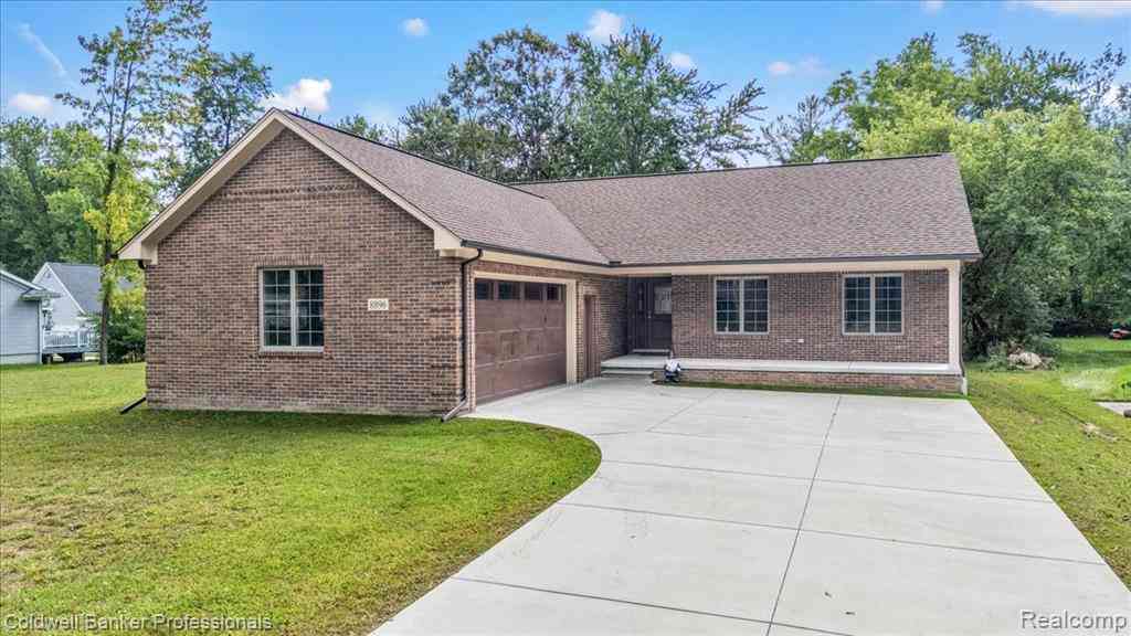 Homes For Sale - 8896 Pacton Drive <br/> Shelby Twp, MI 48317