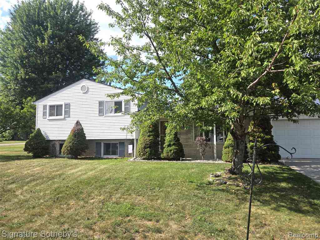 Homes For Sale - 4821 Shelbyshire Drive <br/> Utica, MI 48316