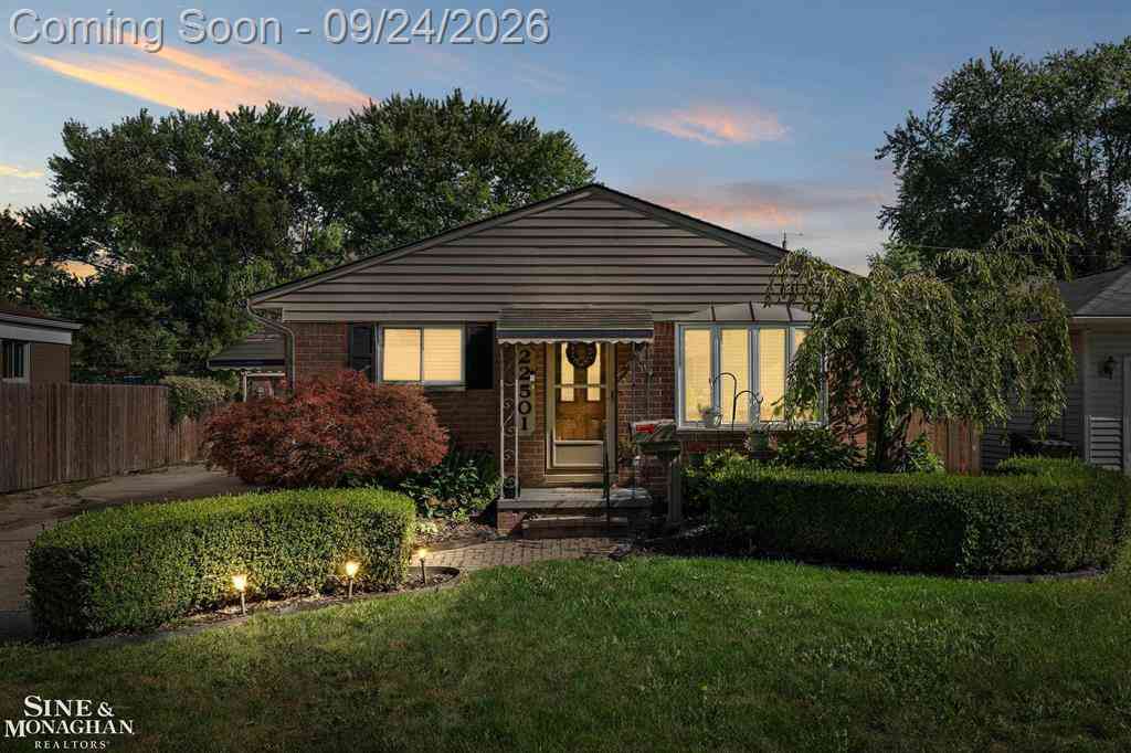Homes For Sale - 22501 Euclid Street <br/> Saint Clair Shores, MI 48082
