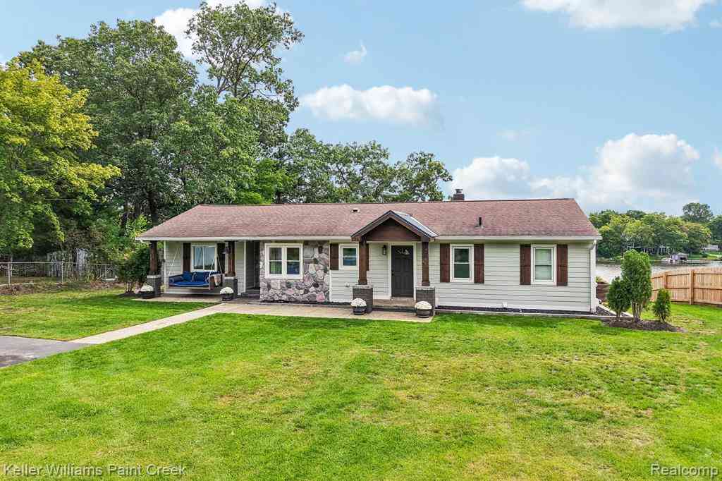 Homes For Sale - 4890 Clinton Drive <br/> Oakland County, Clarkston, MI 48346