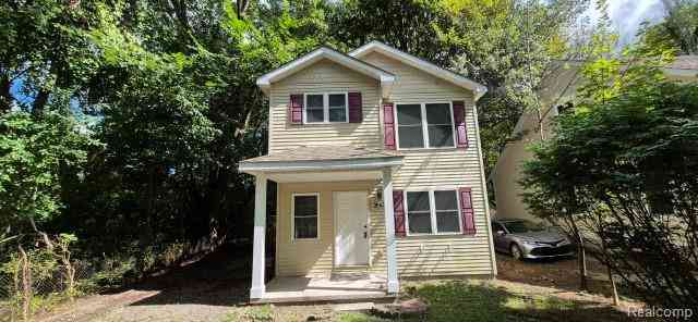 Homes For Rent - 2443 Hester Court <br/> Oakland County, Keego Harbor, MI 48320