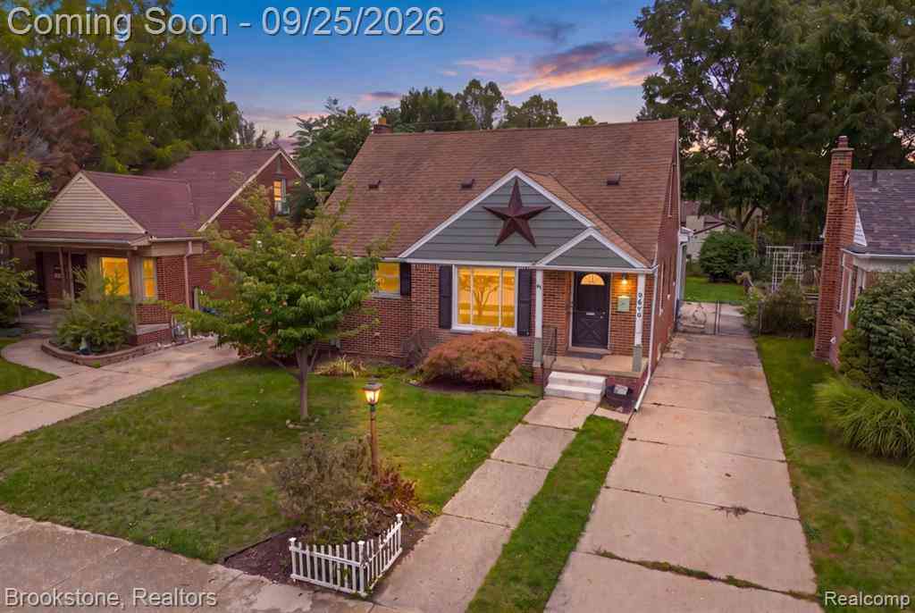 Homes For Sale - 9648 Cavell Street <br/> Livonia, MI 48150