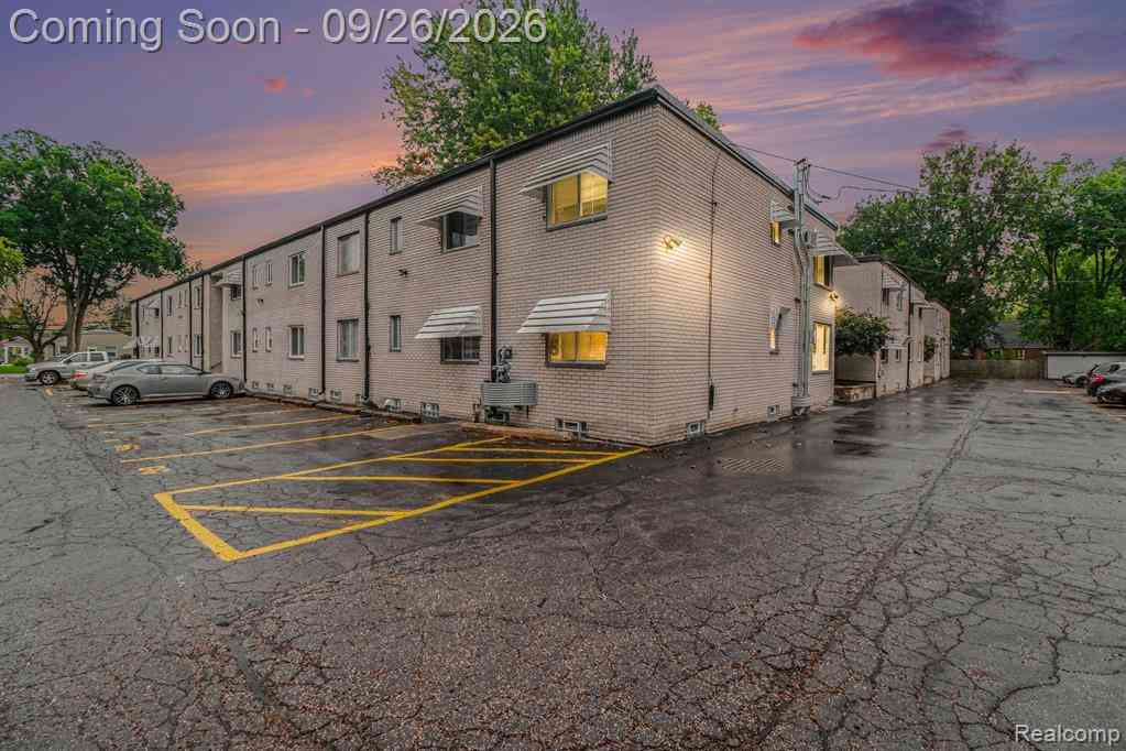 Condo For Sale - 3429 Hillside Drive <br/> Royal Oak, MI 48073