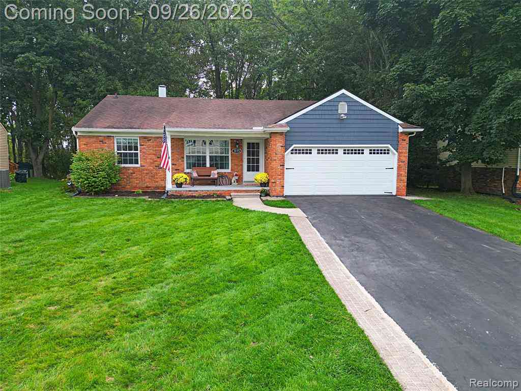 Homes For Sale - 1975 Teaneck Circle <br/> Wixom, MI 48393