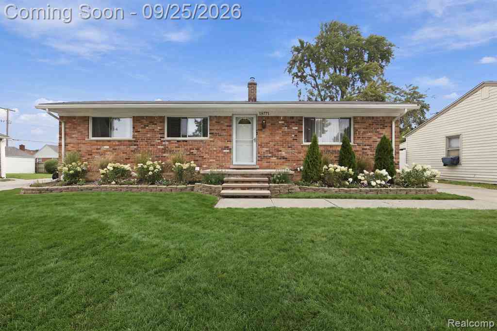 Homes For Sale - 13771 Hovey Avenue <br/> Warren, MI 48089