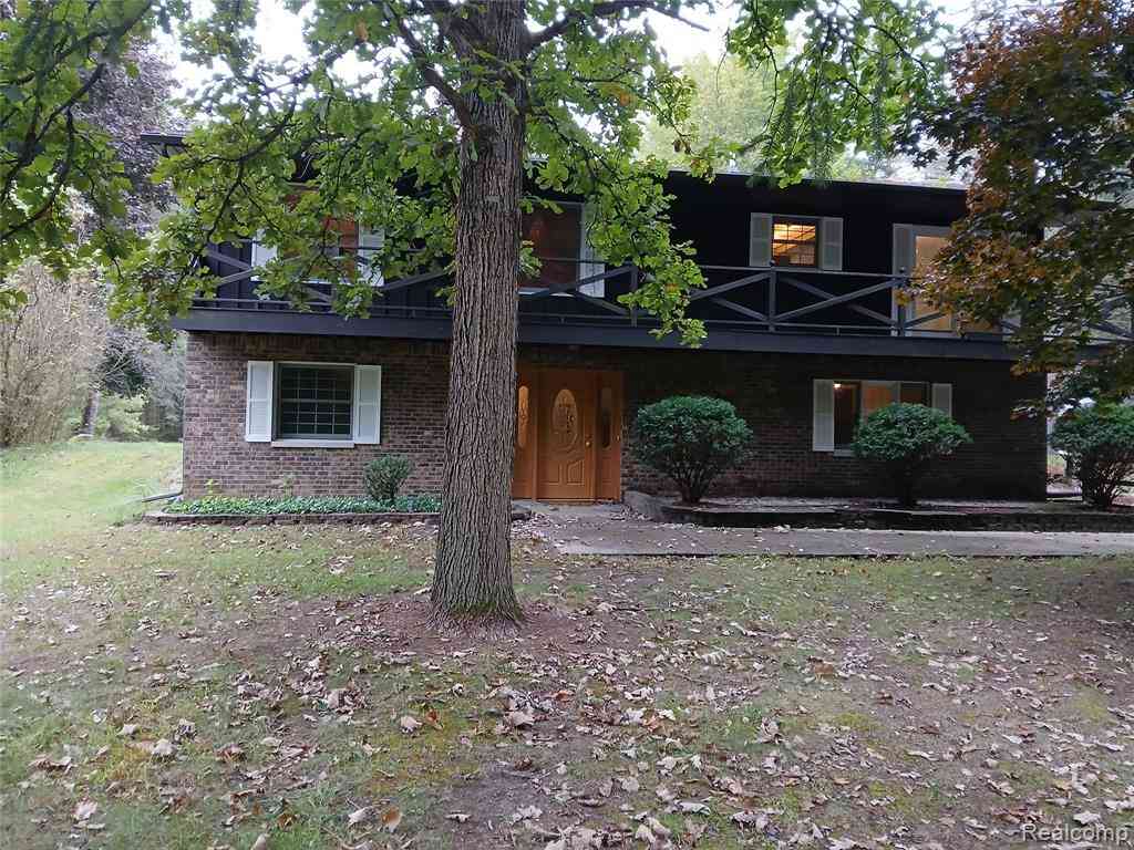 Homes For Sale - 2160 W Sanilac Road <br/> Tuscola County, Caro, MI 48723