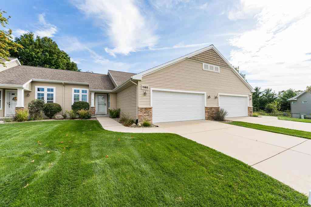 Condo For Sale - 1165 S Village Circle <br/> Kalamazoo, MI 49009