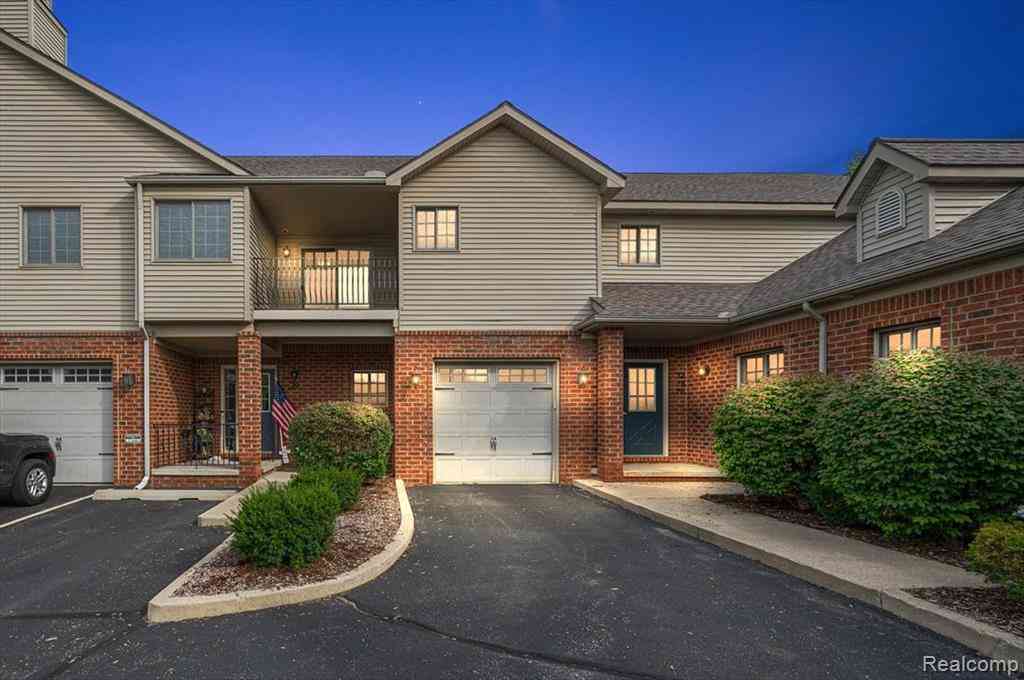 Condo For Rent - 32 Highland Avenue <br/> Oakland County, Clawson, MI 48017