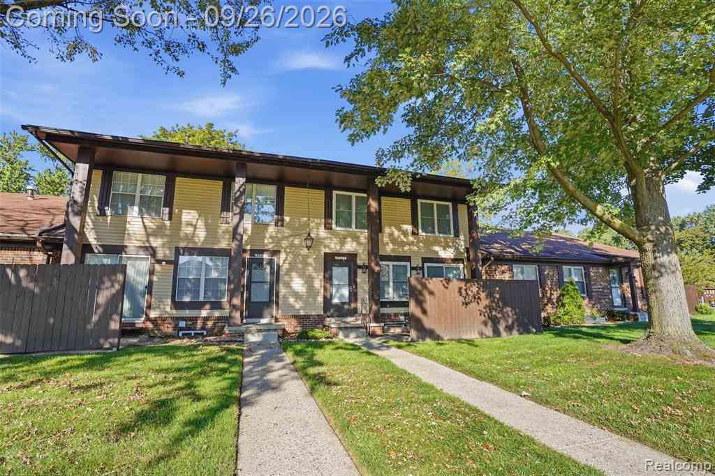 Condo For Sale - 35275 Bristlecone Drive <br/> Macomb County, Clinton Twp, MI 48035