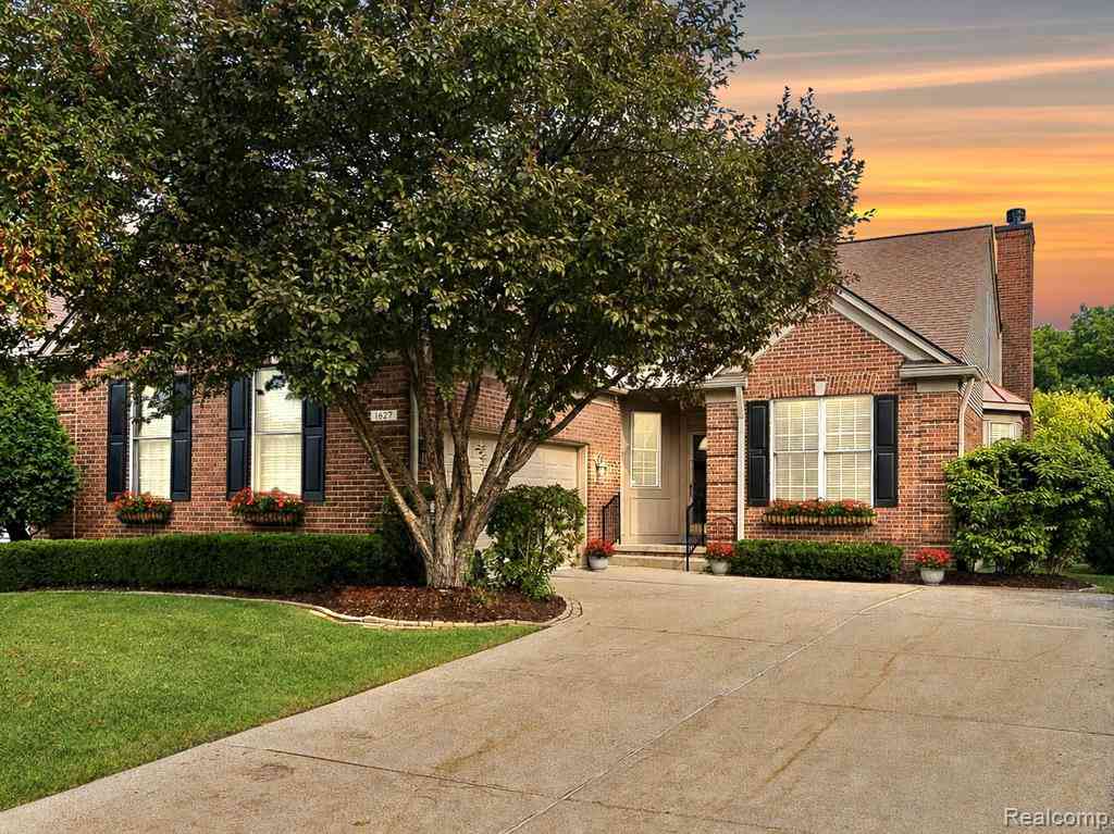 Condo For Sale - 1627 Boulder Court <br/> Oakland County, Rochester, MI 48306